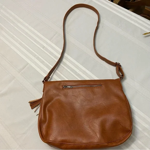 Sam and Hadley Studded & Tassel Womens Cognac Faux Leather CrossbodyBag EUC